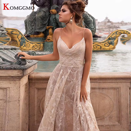 2023 Hot Sale Spaghetti Straps Court Train A-Line Wedding Dress Elegant Sleeveless Embroidery Appliques Tulle V-Neck Bridal Gown