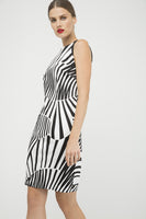 CONQUISTA FASHION - Original Fitted Sleeveless Print Dress