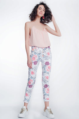 Q2 - Original White Boyfriend Jeans With Floral Print